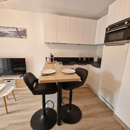 Apartment T2 Neuf, Parking Prive,acces